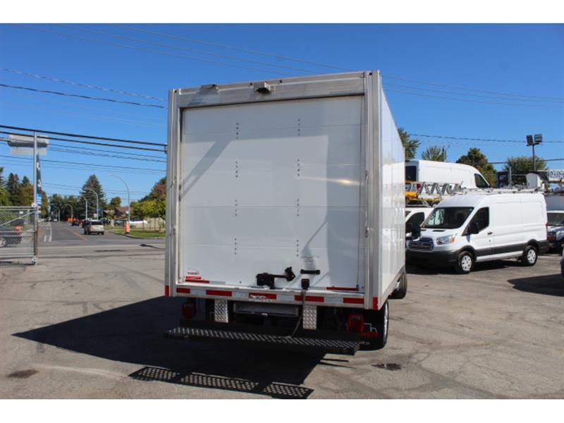 Ford Transit Cargo Van 2023 - Image 18