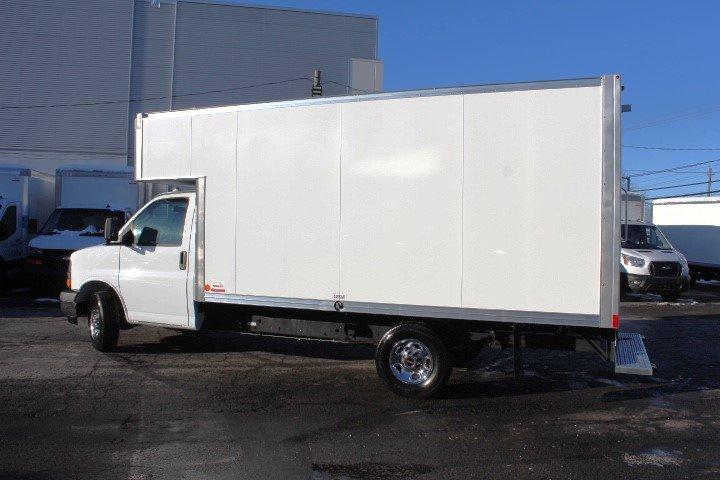 Gmc Savana Cargo 2025 - Image 9