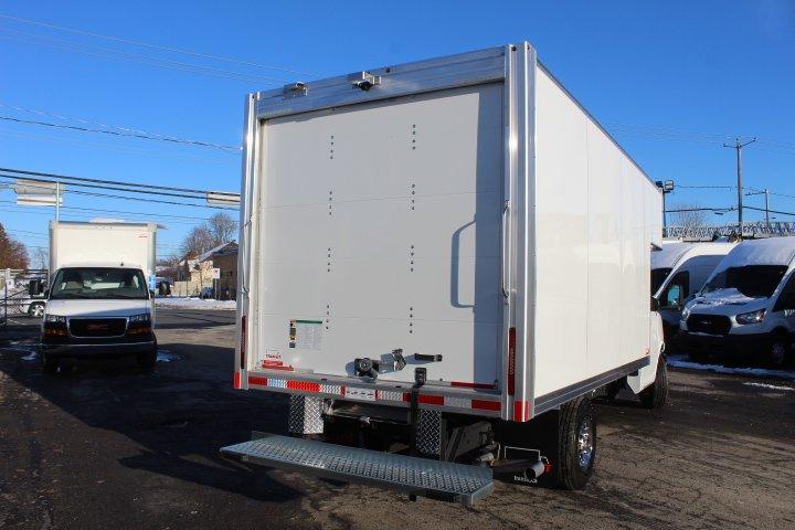 Gmc Savana Cargo 2025 - Image 21