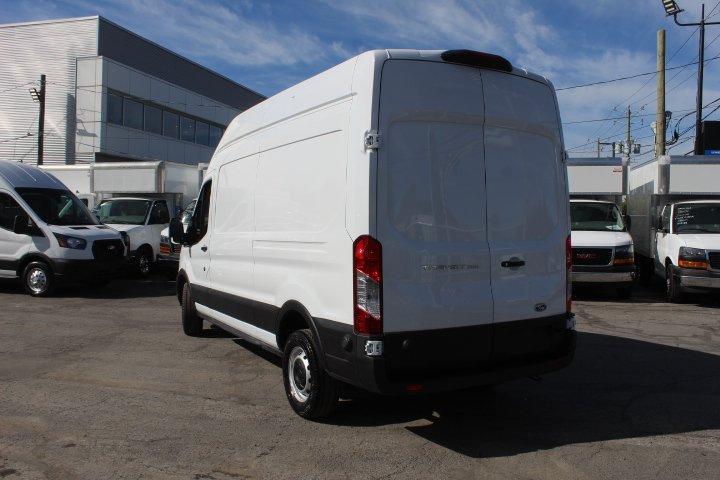 Ford Transit Cargo Van 2024 - Image 3