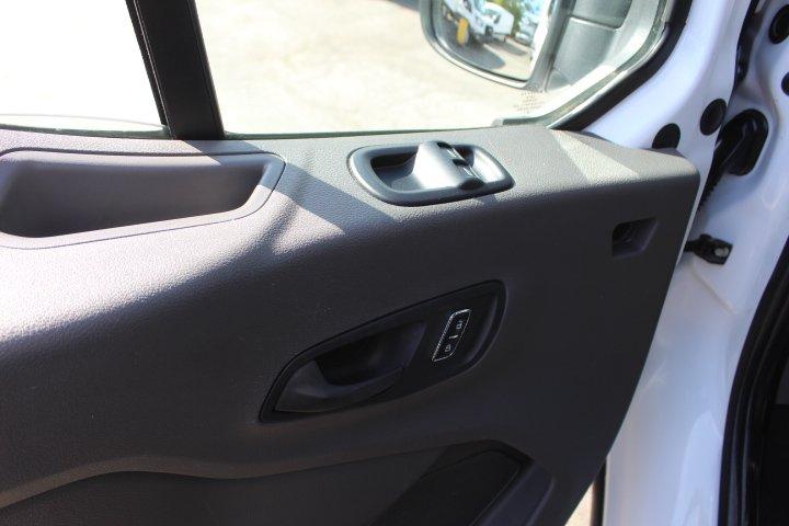 Ford Transit Cargo Van 2024 - Image 8