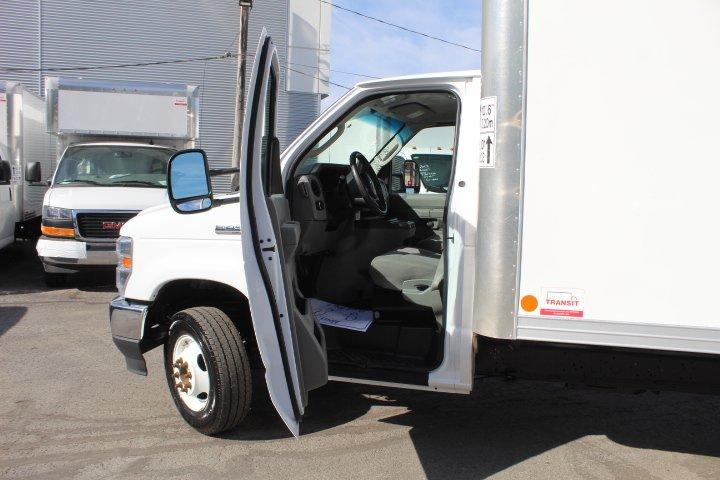 Ford Econoline 2022 - Image 7