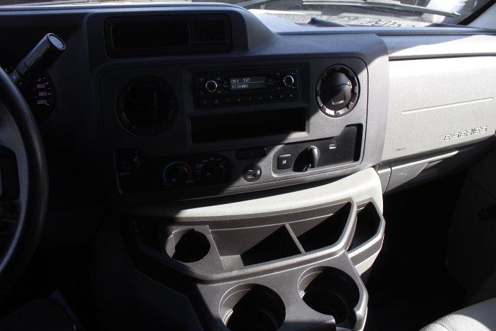 Ford Econoline 2022 - Image 8