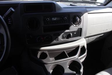 Ford Econoline 2022 - Thumbnail 8