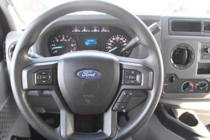 Ford Econoline 2022 - Image 9