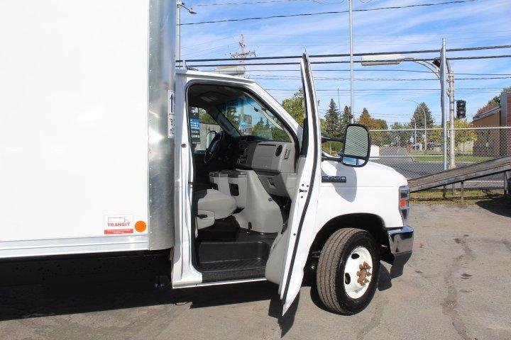 Ford Econoline 2022 - Image 10