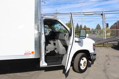 Ford Econoline 2022 - Thumbnail 10