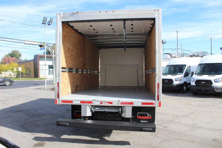 Ford Econoline 2022 - Image 12