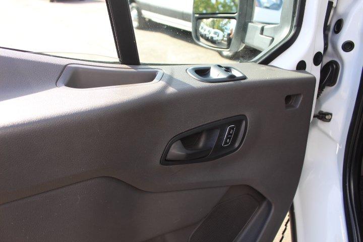 Ford Transit Cargo Van 2023 - Image 8