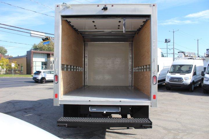 Ford Transit Cargo Van 2023 - Image 17