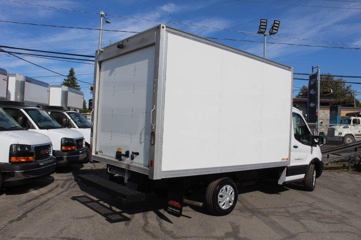 Ford Transit Cargo Van 2023 - Image 21