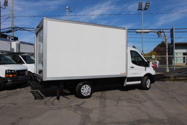 Ford Transit Cargo Van 2023 - Image 22