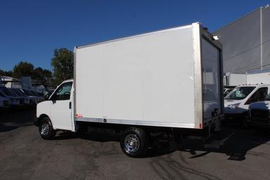 Chevrolet Express Cargo 2022 - Thumbnail 2