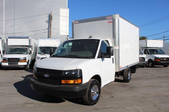 Chevrolet Express Cargo 2022 - Image 3
