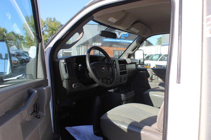 Chevrolet Express Cargo 2022 - Image 6