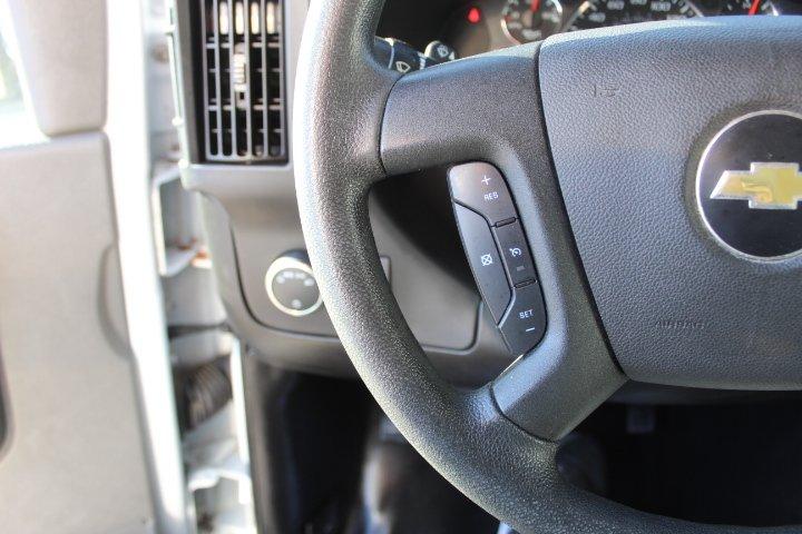 Chevrolet Express Cargo 2022 - Image 9