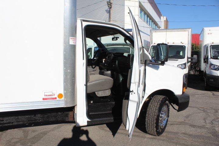 Chevrolet Express Cargo 2022 - Image 14