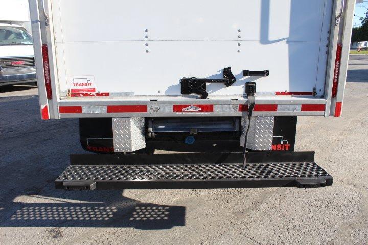 Chevrolet Express Cargo 2022 - Image 18