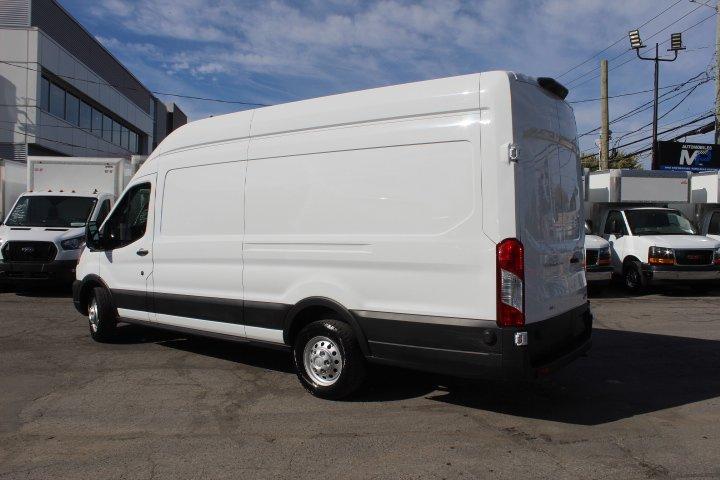 Ford Transit Cargo Van 2024 - Image 2