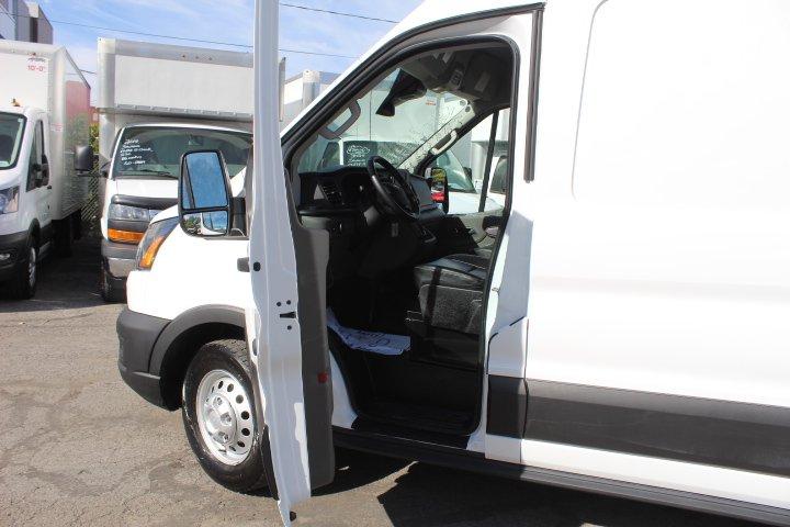 Ford Transit Cargo Van 2024 - Image 8