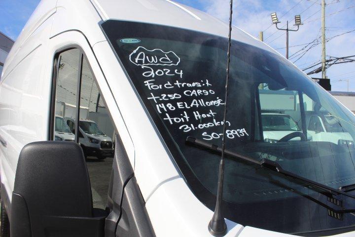 Ford Transit Cargo Van 2024 - Image 13