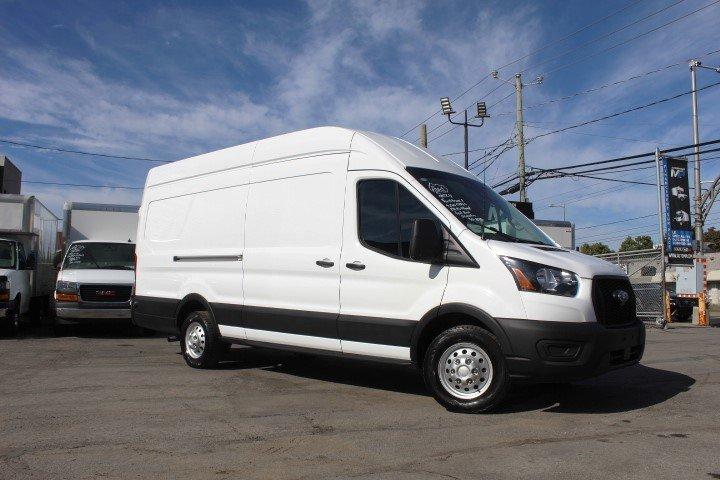 Ford Transit Cargo Van 2024 - Image 19
