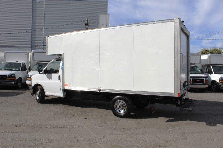 Gmc Savana 2021 - Image 2