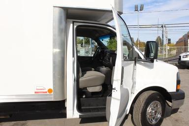 Gmc Savana 2021 - Thumbnail 18