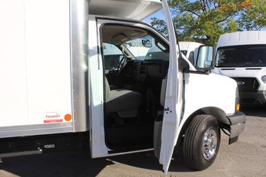 Gmc Savana Cargo 2025 - Thumbnail 2