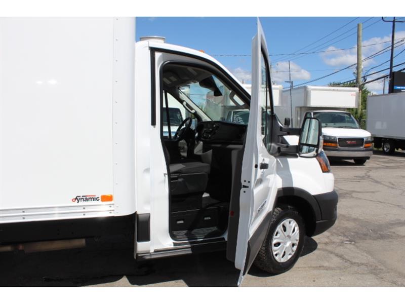 Ford Transit Cargo Van 2023 - Image 22