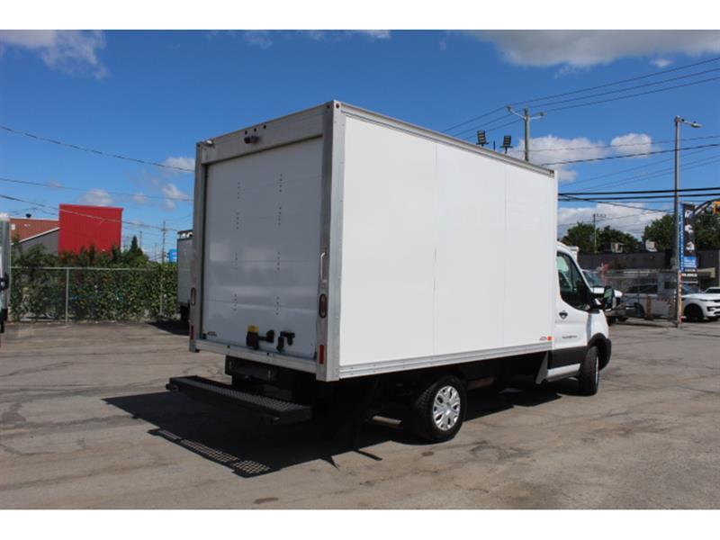 Ford Transit Cargo Van 2023 - Image 23