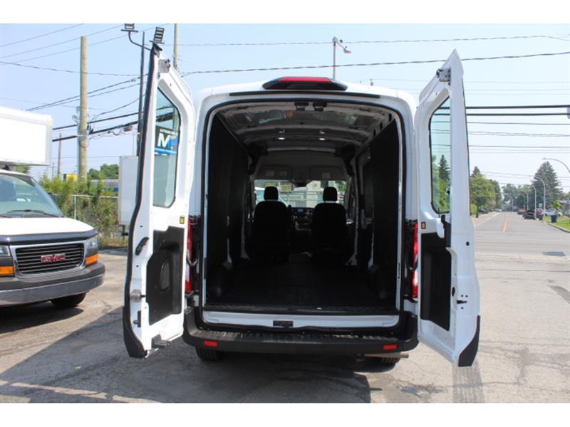 Ford Transit Cargo Van 2022 - Image 7