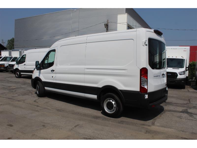 Ford Transit Cargo Van 2022 - Image 12
