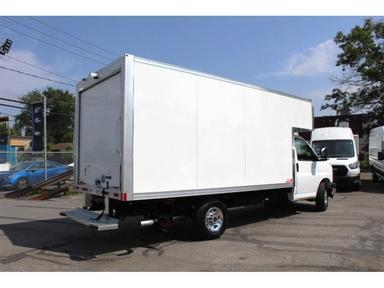 Gmc Savana 2025 - Thumbnail 4