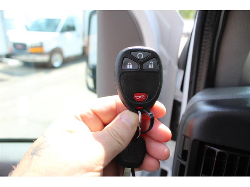 Gmc Savana 2025 - Image 12