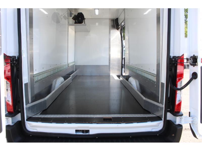 Ford Transit Cargo Van 2023 - Image 4