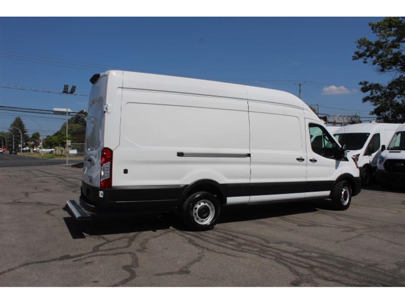 Ford Transit Cargo Van 2023 - Image 16