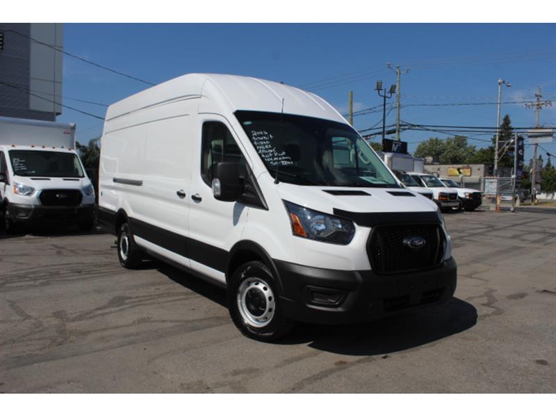 Ford Transit Cargo Van 2023 - Image 17