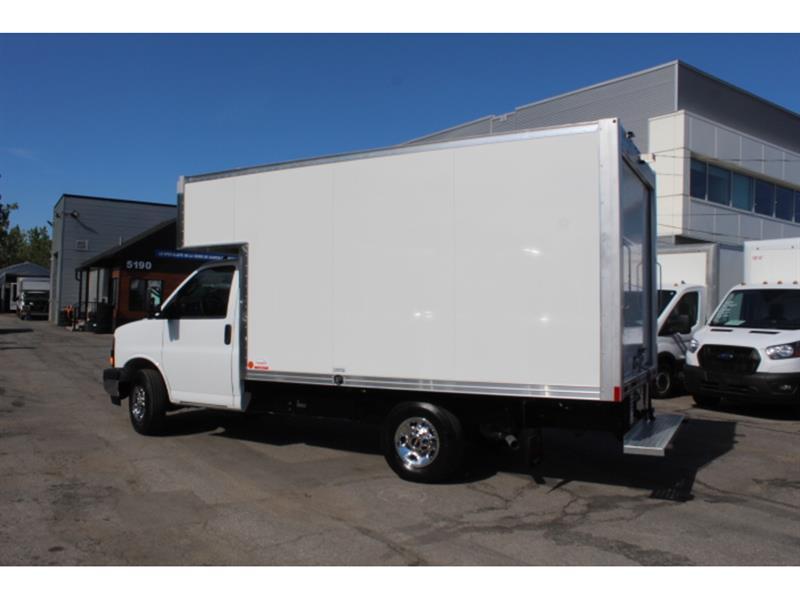 Gmc Savana Cargo 2025 - Image 4