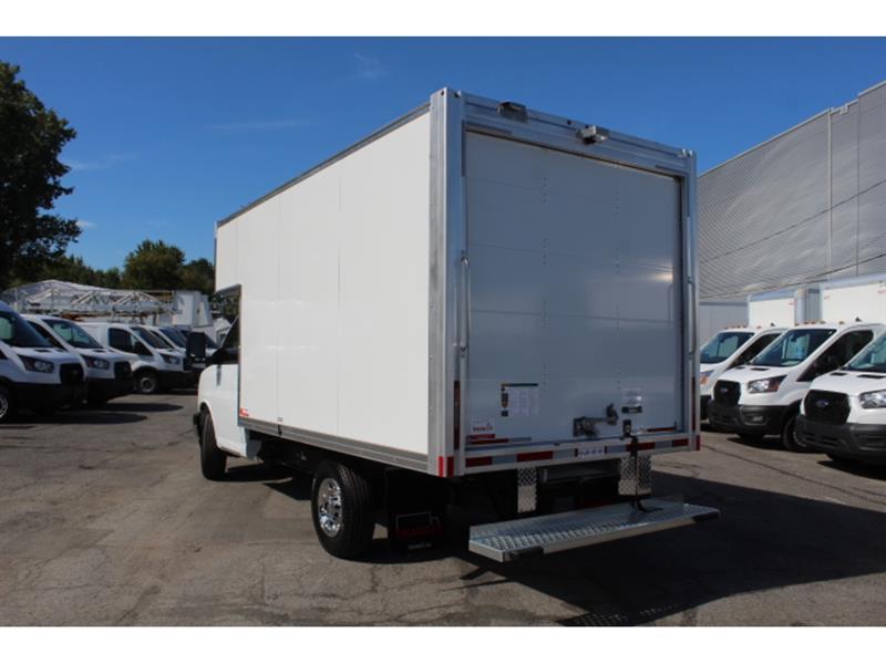 Gmc Savana Cargo 2025 - Image 10