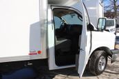 GMC Savana Cargo 2025 - Thumbnail 11