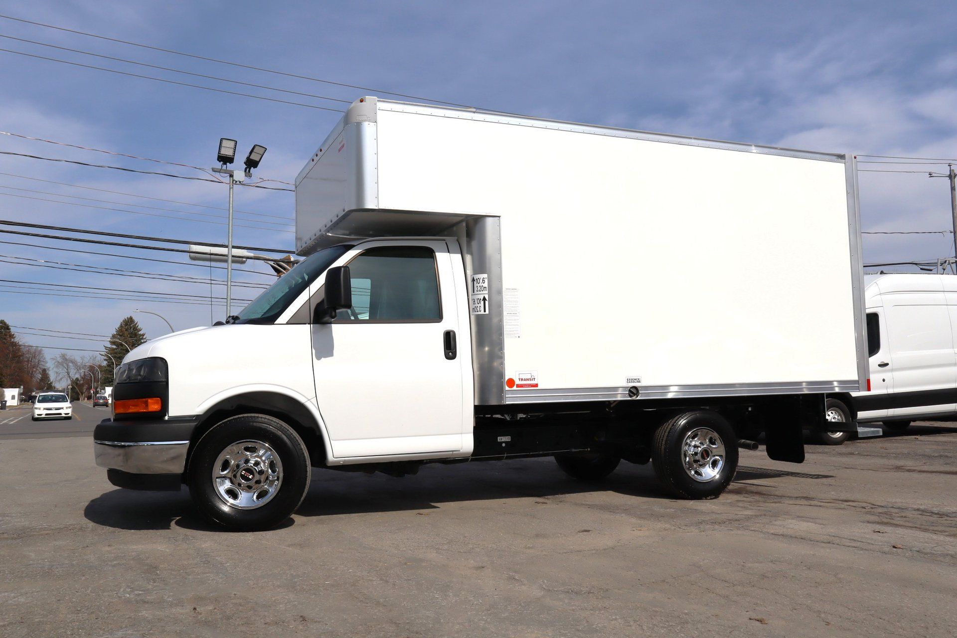 GMC Savana Cargo 2026 - Thumbnail 4