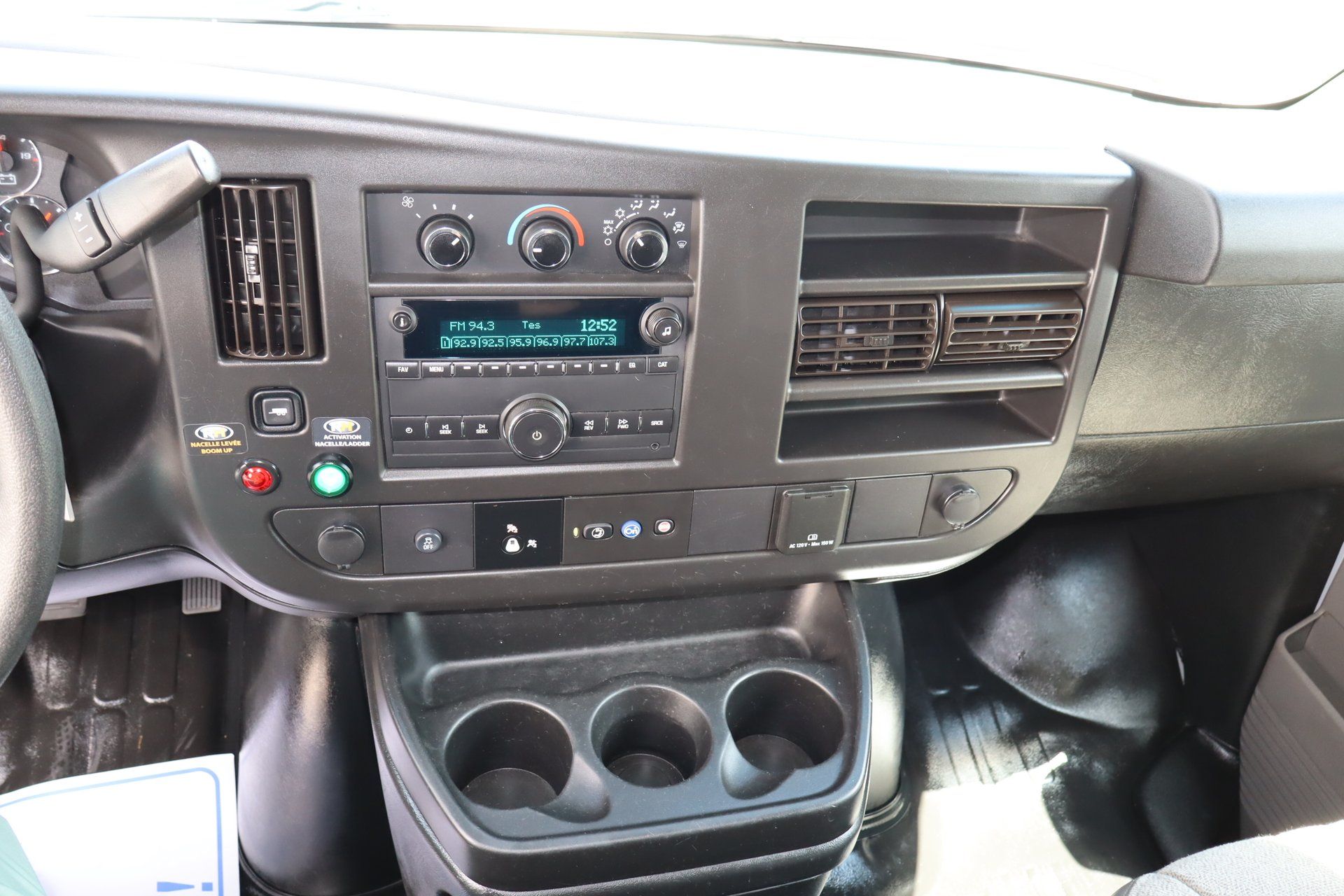 GMC Savana 2021 - Thumbnail 26