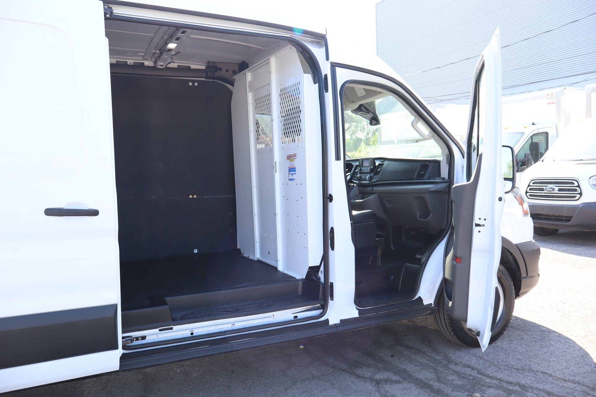 Ford Transit Cargo Van 2024 - Thumbnail 18