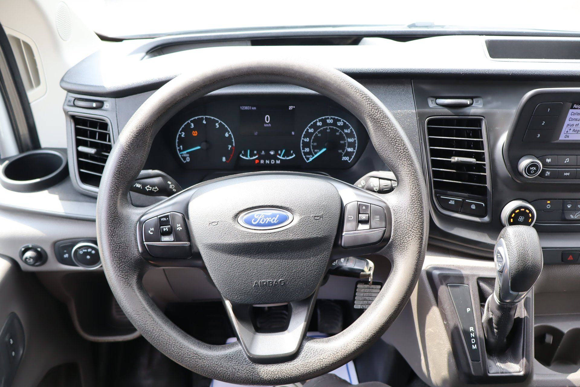 Ford Transit Cargo Van 2020 - Thumbnail 15