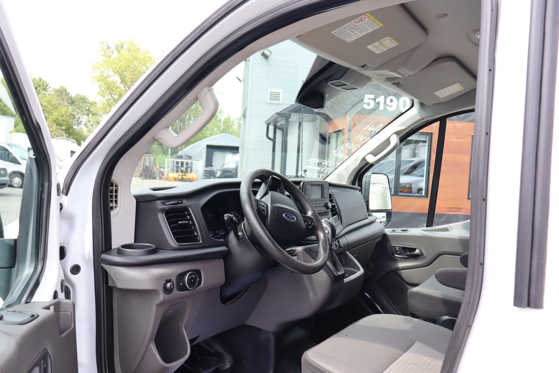 Ford Transit Cargo Van 2020 - Thumbnail 18