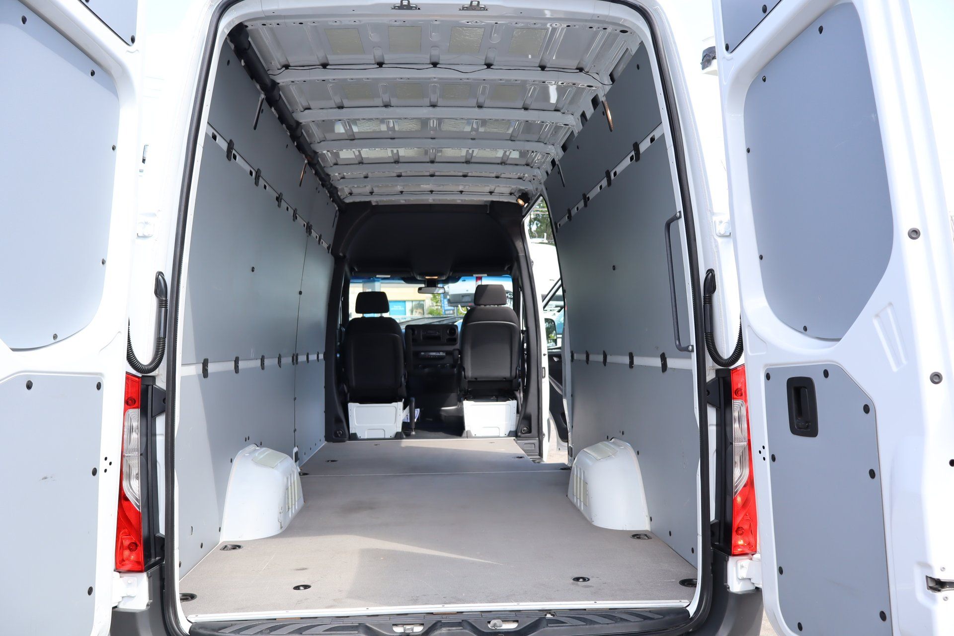 Mercedes-Benz Sprinter 2500 2025 - Thumbnail 17