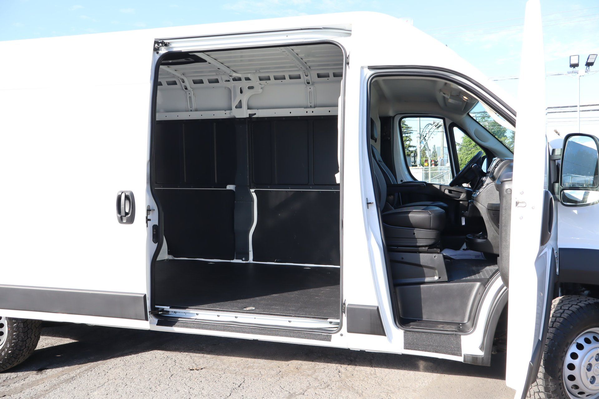 Ram ProMaster Cargo Van 2025 - Thumbnail 21