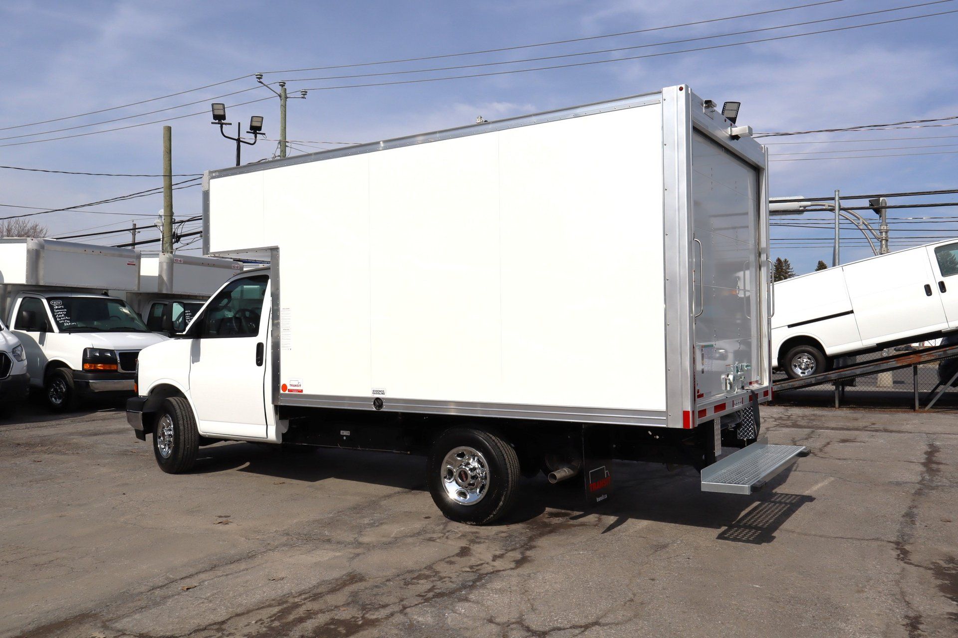 GMC Savana Cargo 2026 - Image 8