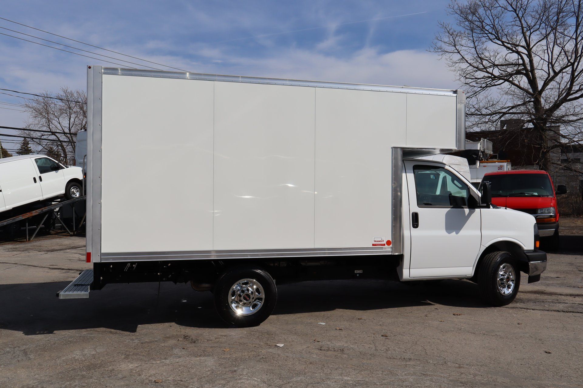 GMC Savana Cargo 2026 - Image 5